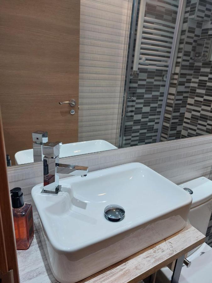 מדריד Apartamentos Deluxe Barajas מראה חיצוני תמונה